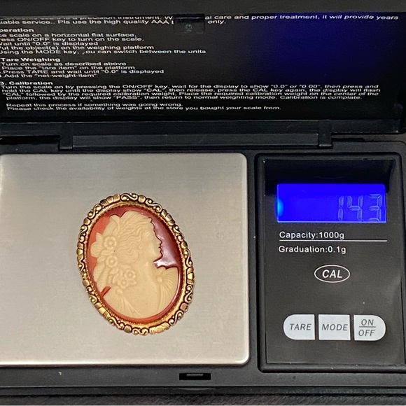 Vintage Unsigned Victorian Lady Cameo Brooch - Picture 7 of 10